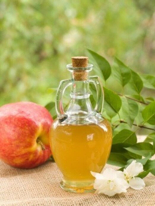Apple cider vinegar is one of the best remedies for toenail fungus. 